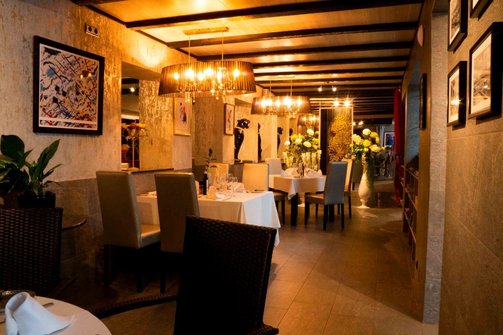 Restaurante La Campana - Nueva Andalucia - Interior